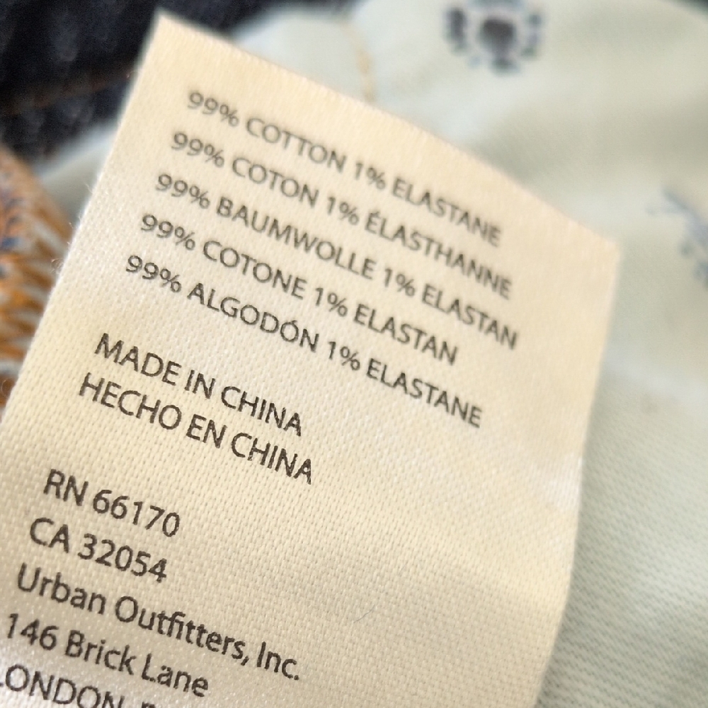 PILCRO I Lightweight Stretch Cuffed Dark Blue Denim Jean Shorts, 27 - Picture 9 of 12